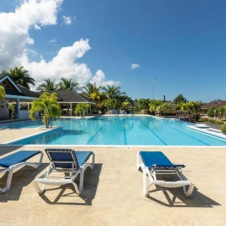 Richmond - Heroes Villa, Ac, Security, Access To Pool, Playground & Private Beach - Welcome Breakfast Basket Екстериор снимка