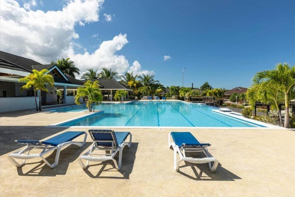 Richmond - Heroes Villa, Ac, Security, Access To Pool, Playground & Private Beach - Welcome Breakfast Basket Екстериор снимка