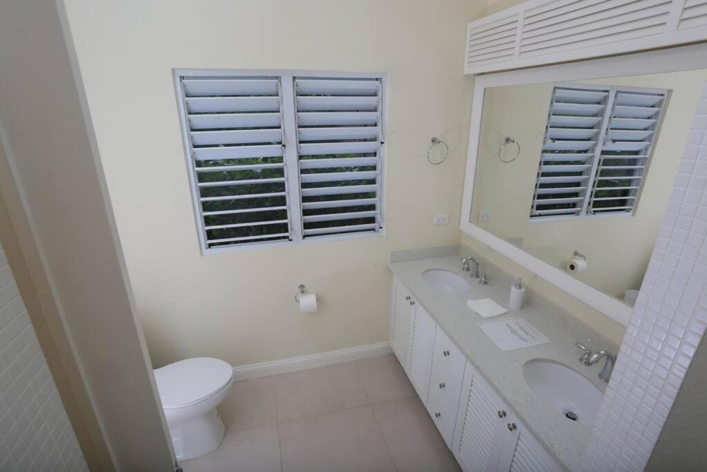 Richmond - Heroes Villa, Ac, Security, Access To Pool, Playground & Private Beach - Welcome Breakfast Basket Екстериор снимка