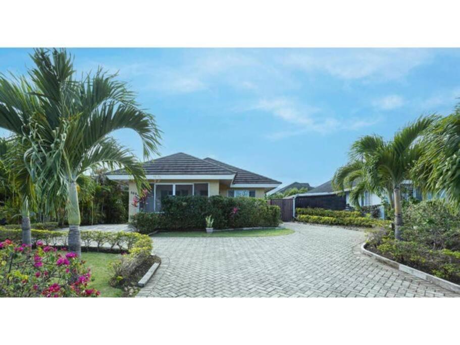 Richmond - Heroes Villa, Ac, Security, Access To Pool, Playground & Private Beach - Welcome Breakfast Basket Екстериор снимка