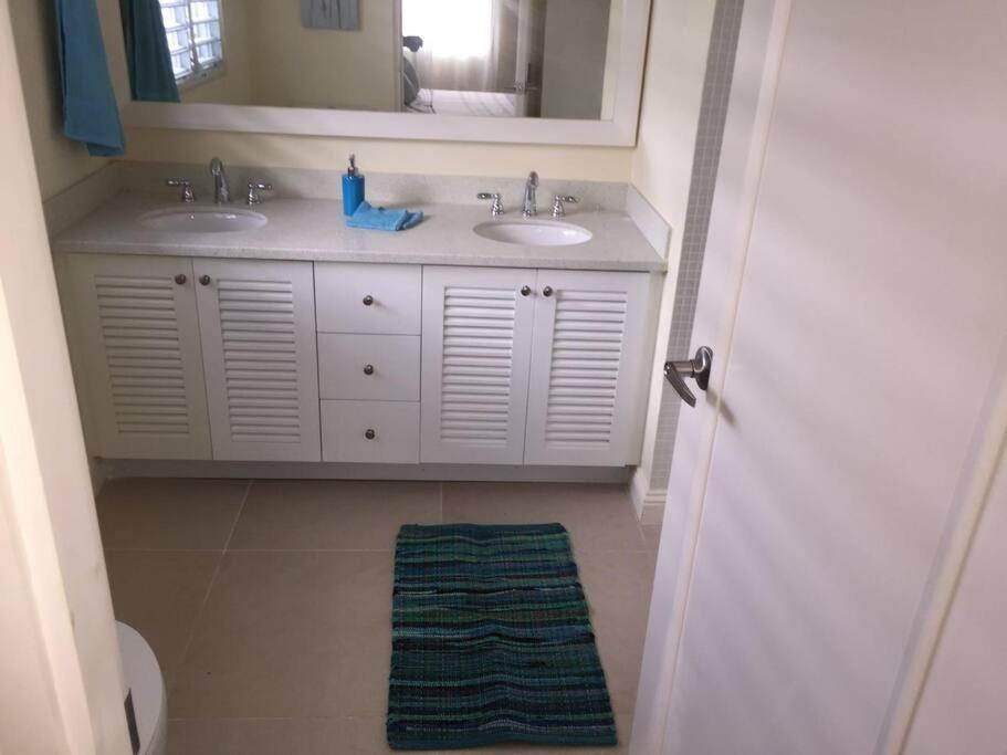 Richmond - Heroes Villa, Ac, Security, Access To Pool, Playground & Private Beach - Welcome Breakfast Basket Екстериор снимка