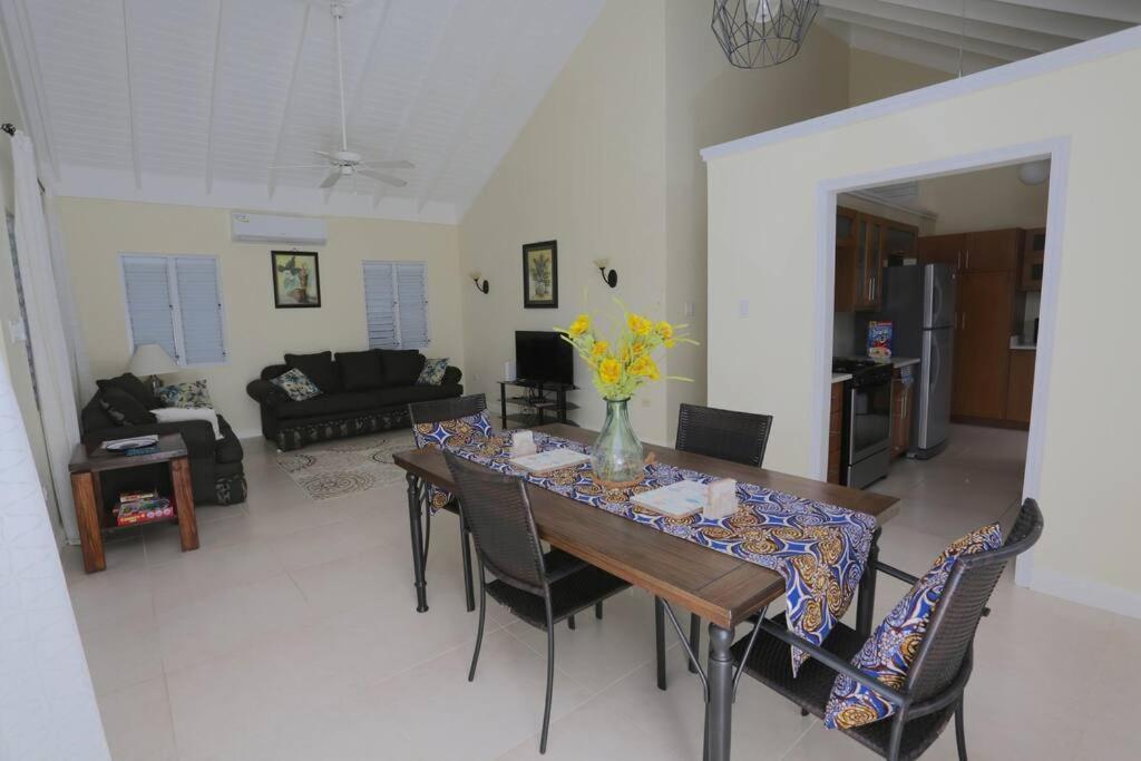 Richmond - Heroes Villa, Ac, Security, Access To Pool, Playground & Private Beach - Welcome Breakfast Basket Екстериор снимка