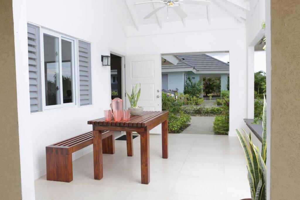 Richmond - Heroes Villa, Ac, Security, Access To Pool, Playground & Private Beach - Welcome Breakfast Basket Екстериор снимка